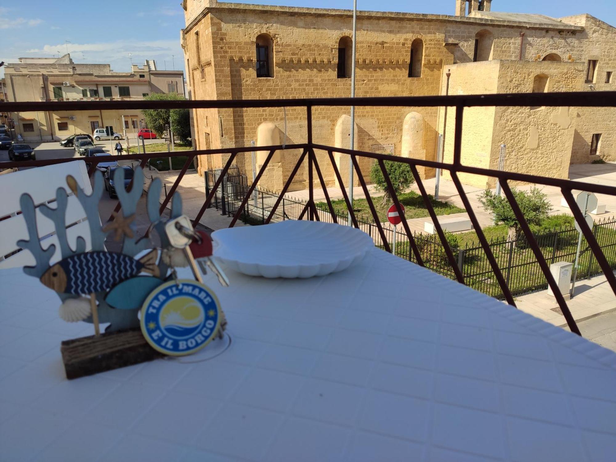 Tra Il Mare E Il Borgo - Pulsano Apartment Exterior photo